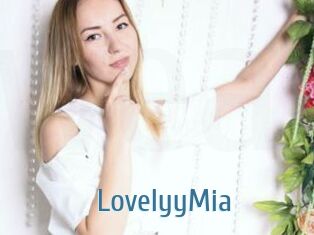 LovelyyMia