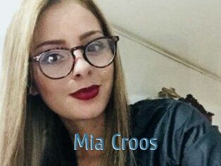 Mia_Croos