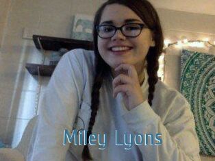 Miley_Lyons
