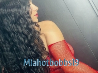 Miahotbobbs19