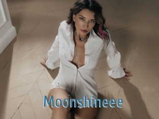 Moonshineee