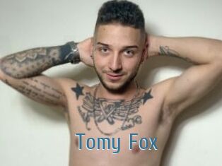 Tomy_Fox