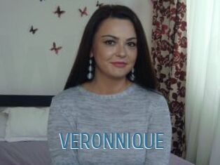 VERONNIQUE_